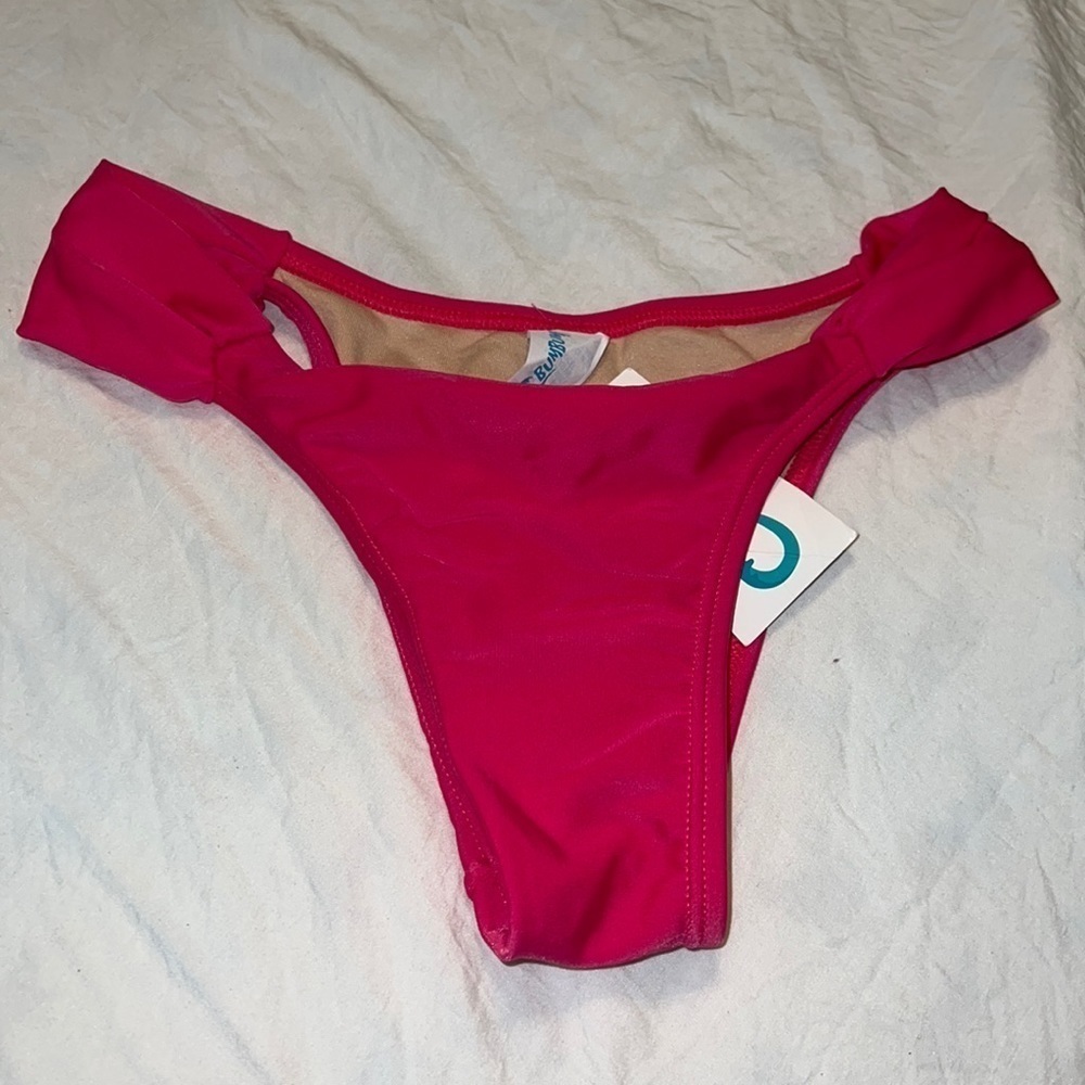 BNWT BumBum Pink Bikini Bottoms Medium ****$5 Final Sale *******